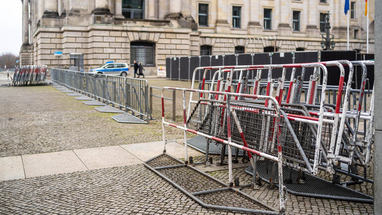 Barriers being erected around the Reichstag in Berlin