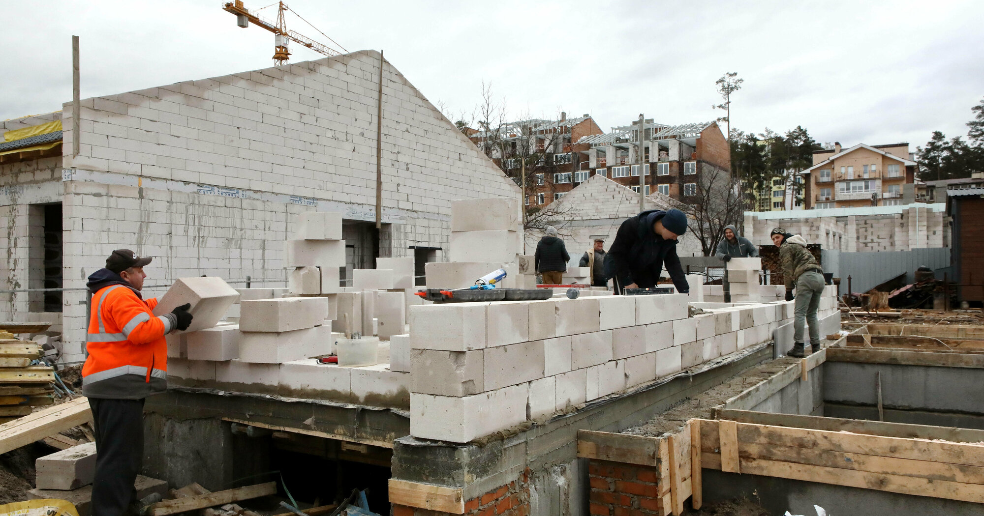 Rebuilding Amid Uncertainty: Reconstruction in Ukrainian Cities